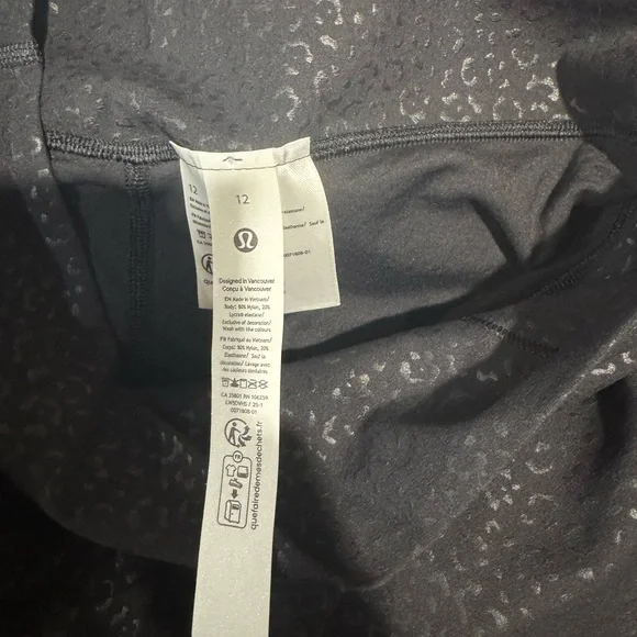 Lululemon Athletica Black Patterned Align HR Pants - Picture 4 of 5